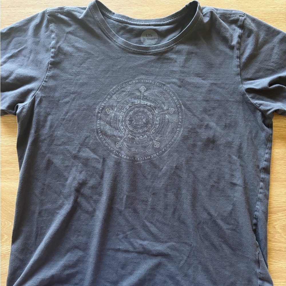 Life Is Good Men's Short Sleeve Crew Tee in Charcoal